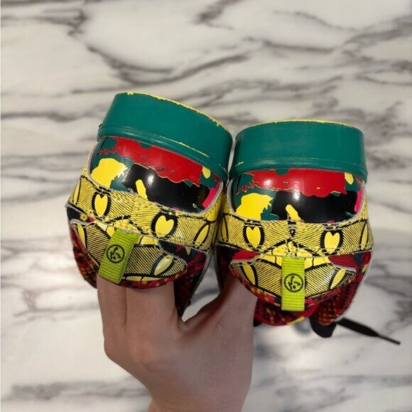 LIKE NEW-Zumba Let's Jam Street Bold Red Green Gold Women's Shoes Z Slide - Picture 2 of 9